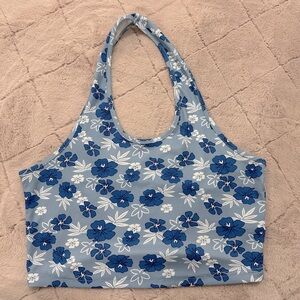 hey babes selling this beautiful crop top !